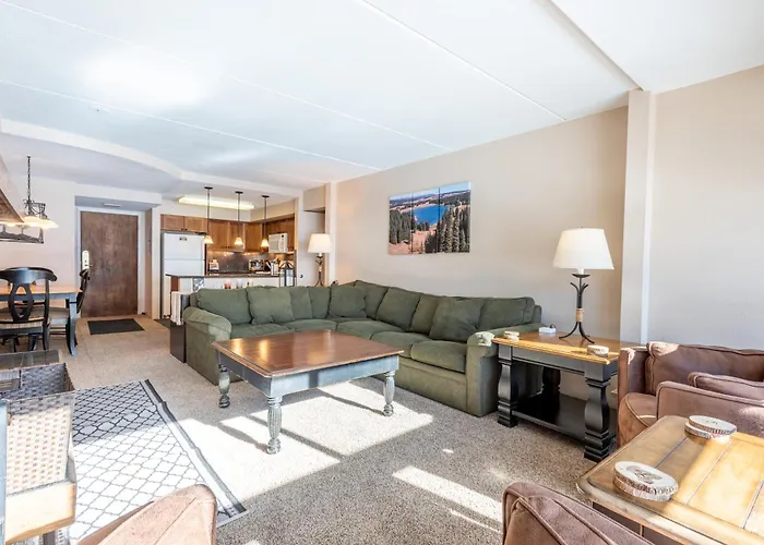Mountain Plaza 627
